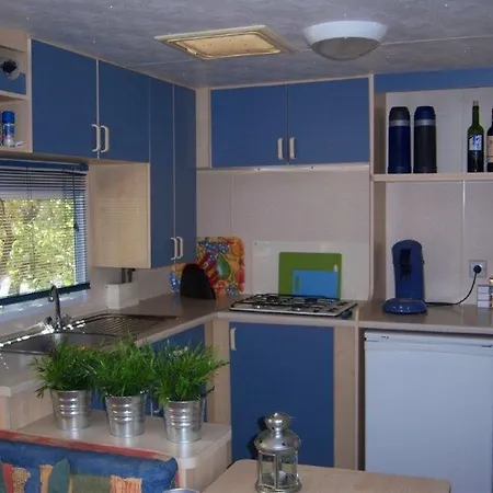 Campingplatz Chaletrent - Chalets Frejus La Bouverie