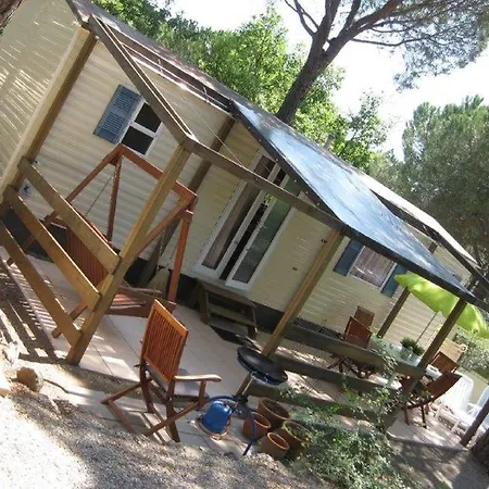 Campingplatz Chaletrent - Chalets Frejus 4*