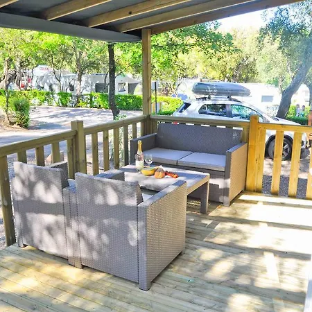 Campingplatz Chaletrent - Chalets Frejus 4*