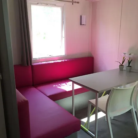 Campingplatz Chaletrent - Chalets Frejus 4*