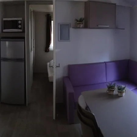 Campingplatz Chaletrent - Chalets Frejus 4*